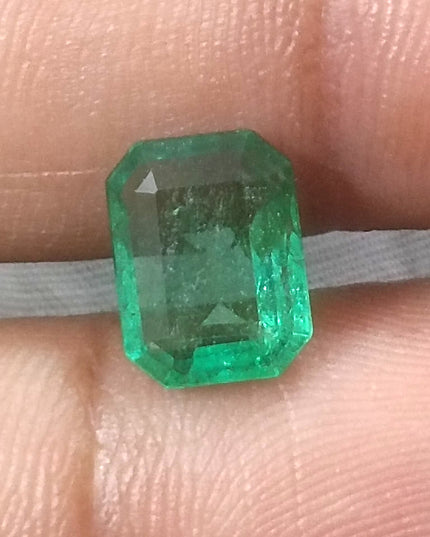 2.35ct GSI Certified Medium Green Zambian Emerald Minor Oiled Loose Gemstone