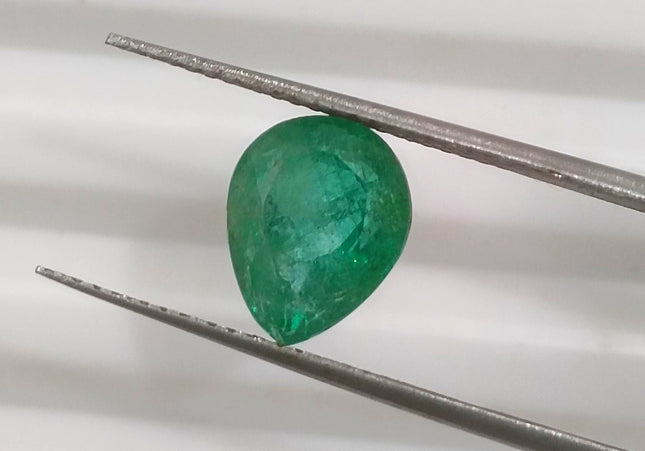 GSI Certified Vivid Green Natural Zambian Emerald Minor Oiled Loose Gemstone