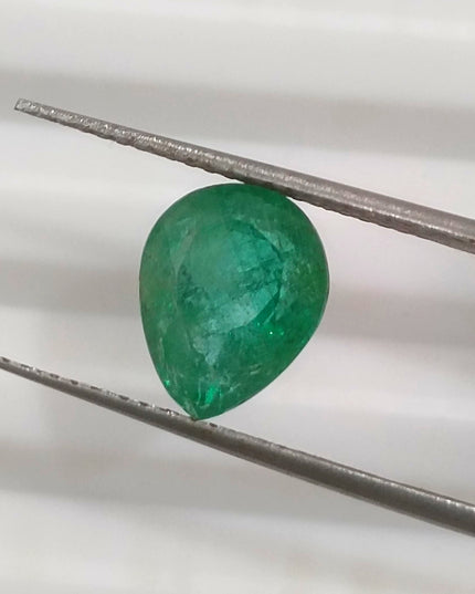 GSI Certified Vivid Green Natural Zambian Emerald Minor Oiled Loose Gemstone