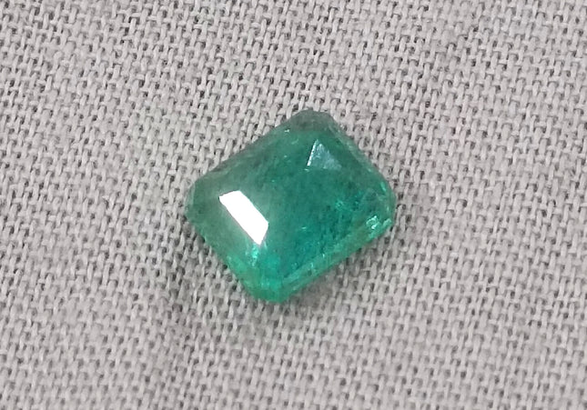 1.15ct Medium Light Green Zambian Emerald Minor Oiled Loose Gemstone