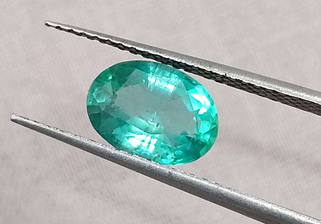 GSI Certified 1.44ct Medium Shamrock Green Natural Zambian Emerald Minor Oiled Loose Gemstone
