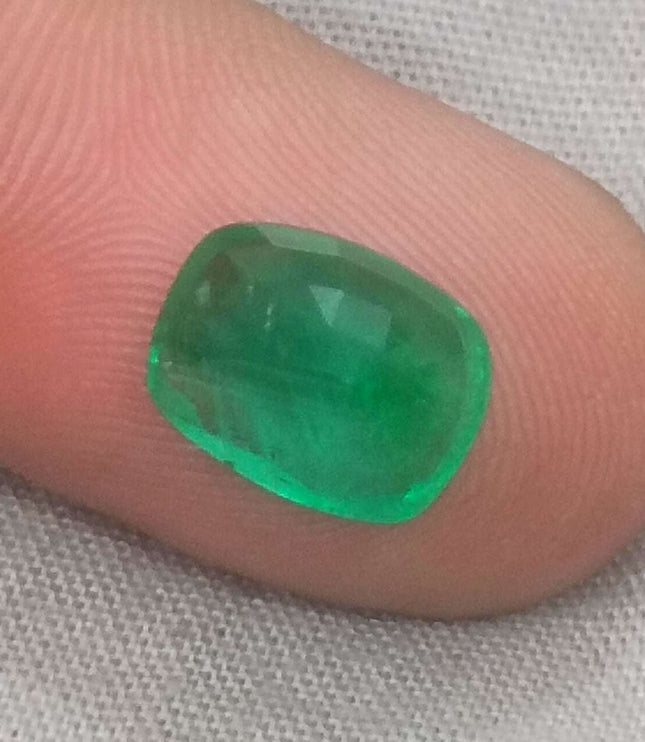 3.16ct Swat Emerald, Certified Natural Vivid Green Stone
