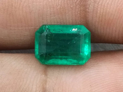 Certified 3.92ct Natural Zambian Emerald, Vivid Green Stone.