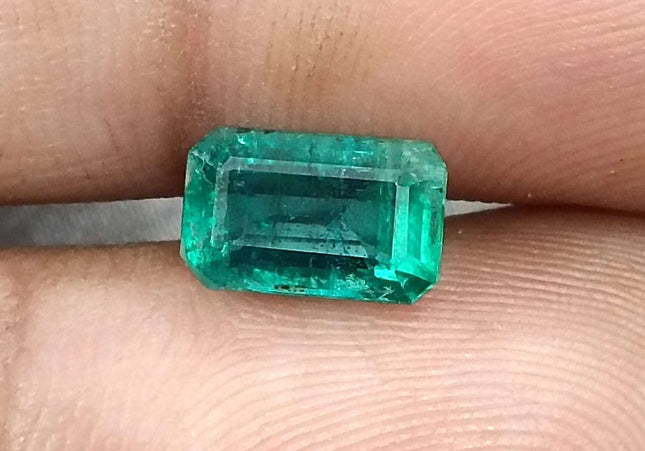 GSI Certified 1.83ct Medium Green Zambian Emerald Minor Oiled Loose Gemstone