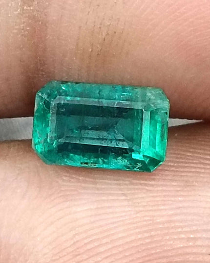 GSI Certified 1.83ct Medium Green Zambian Emerald Minor Oiled Loose Gemstone
