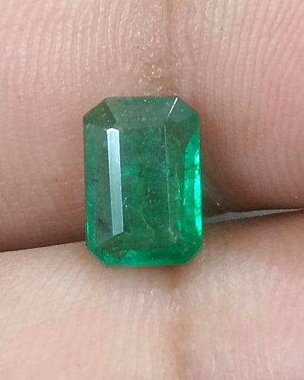 GSI Certified 1.63ct Medium Deep Green Natural Emerald Minor Oiled Loose Gemstone