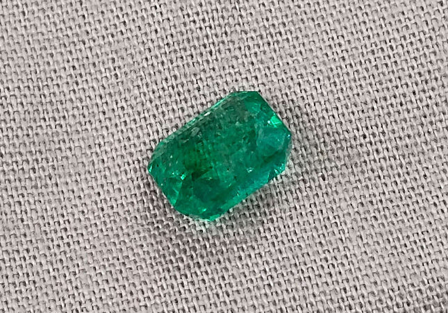 GSI Certified 1.70ct Medium Deep Green Zambian Emerald Minor Oiled Loose Gemstone