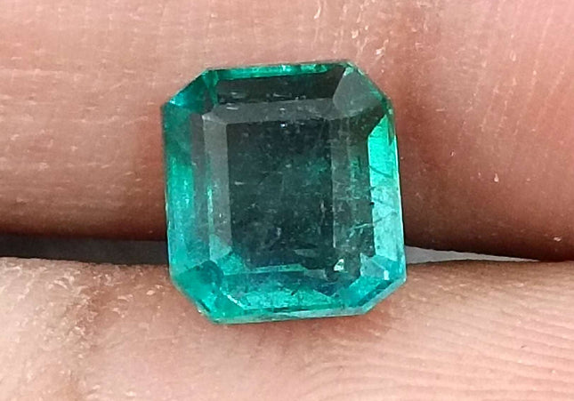 2.09ct Medium deep green Zambian emerald natural minor oiled loose gemstone.