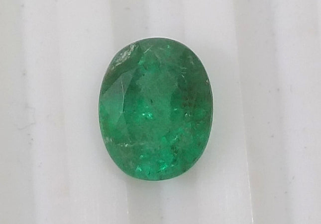 GSI Certified Vivid medium deep Green Swat Emerald Minor Oiled Loose Gemstone