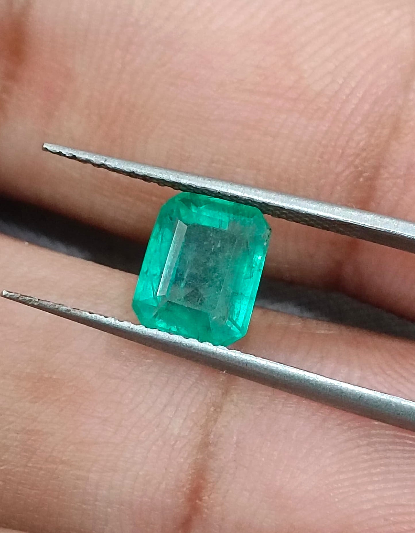 1.95ct Zambian Emerald, 100% Natural Earth Mined Gemstone.