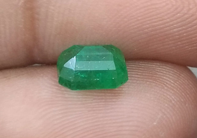 GSI Certified Vivid Golden Green Natural Swat Emerald Minor Oiled Loose Gemstone
