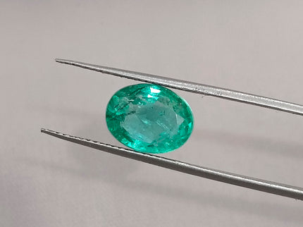 2.90ct Natural Emerald Bright Pastel Green Oval Cut Minor Oil Stone