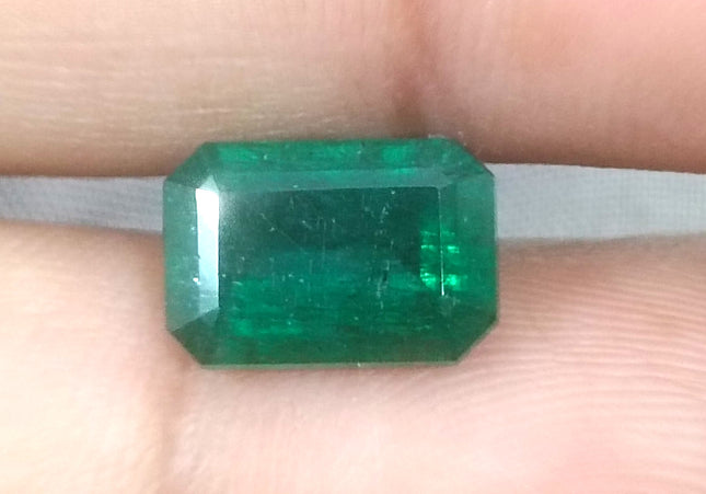 GSI Certified Dark Green Zambian Emerald Minor Oiled Loose Gemstone