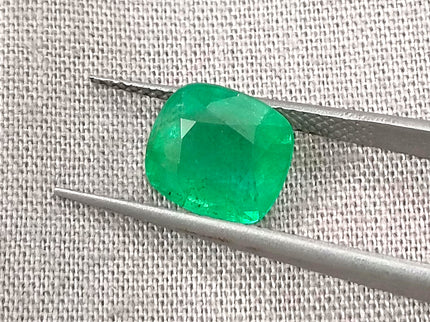 Ethiopian emerald 2.32ct Certified Neon Green Natural Gemstone