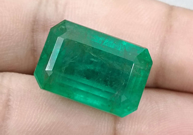 Huge 29.19ct Swat Emerald, Medium Deep Velvet Green Minor oiled Loose Gemstone.
