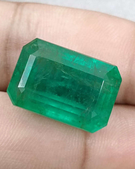 Huge 29.19ct Swat Emerald, Medium Deep Velvet Green Minor oiled Loose Gemstone.