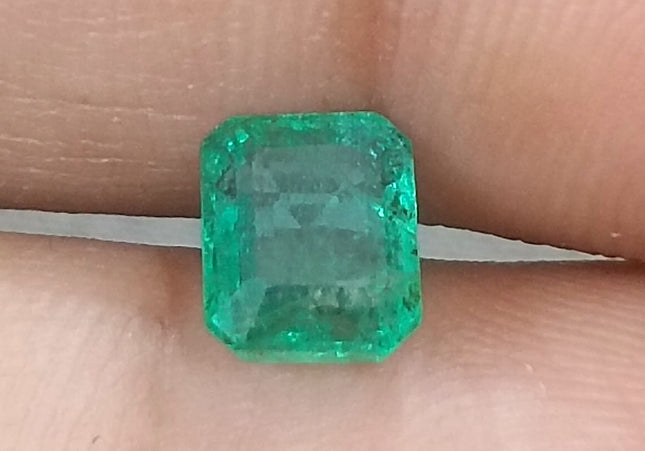 1.15ct Medium Light Green Zambian Emerald Minor Oiled Loose Gemstone