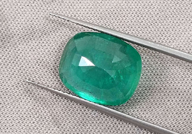 Big 6.28ct Zambian Emerald, Medium Deep Green Minor Oiled Natural Loose Gemstone