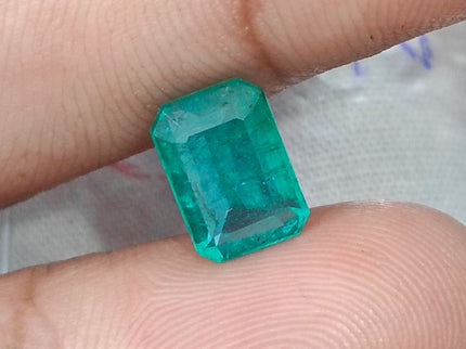 2.45ct Natural emerald Bright medium light green oval cut SGL certified Stone