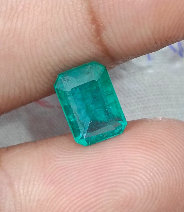 2.45ct Natural emerald Bright medium light green oval cut SGL certified Stone