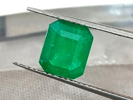 Swat Emerald 1.85ct Natural Certified Velvet Green Octagon Cut Loose Stone