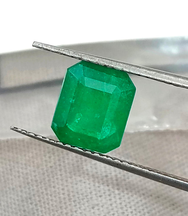 Swat Emerald 1.85ct Natural Certified Velvet Green Octagon Cut Loose Stone