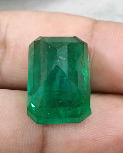 Huge 29.19ct Swat Emerald, Medium Deep Velvet Green Minor oiled Loose Gemstone.