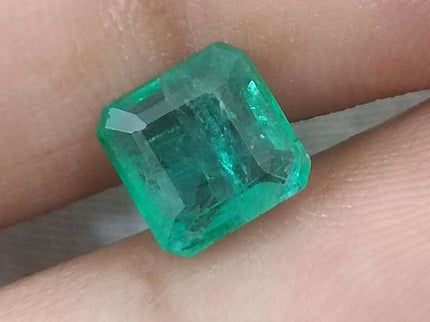 GSI Certified 2.05ct Medium Green Natural Zambian Emerald Minor Oiled Loose Gemstone