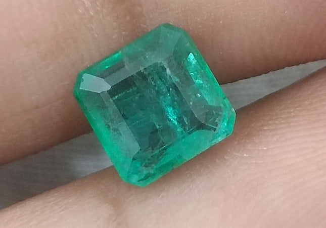 GSI Certified 2.05ct Medium Green Natural Zambian Emerald Minor Oiled Loose Gemstone