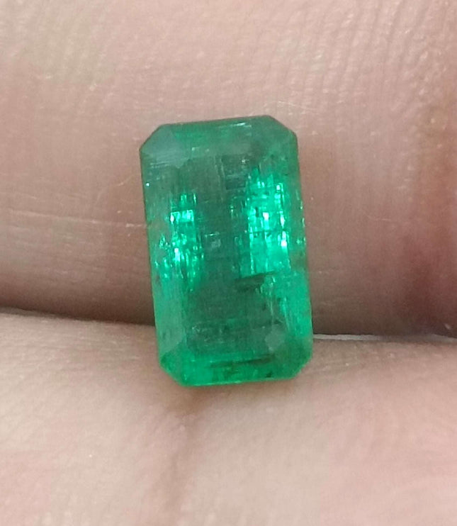 Panjshir Emerald 1.68ct Certified Deep Golden Green Natural Stone