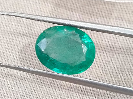 1.87ct Natural Emerald Medium Green Oval Cut SGL Certified Minor oil Gemstonr