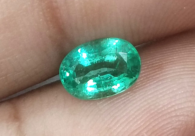 GSI Certified 1.38ct Bright Medium Shamrock Green Natural Zambian Emerald Minor Oiled Loose Gemstone