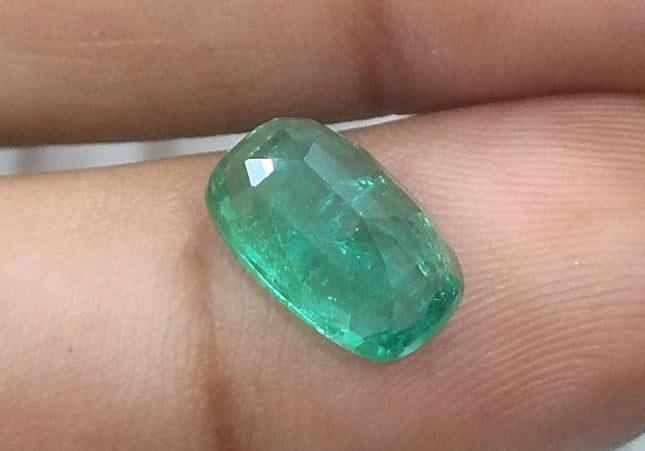 2.86ct GSI Certified Medium Shamrock Green Zambian Emerald