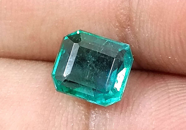 2.09ct Medium deep green Zambian emerald natural minor oiled loose gemstone.