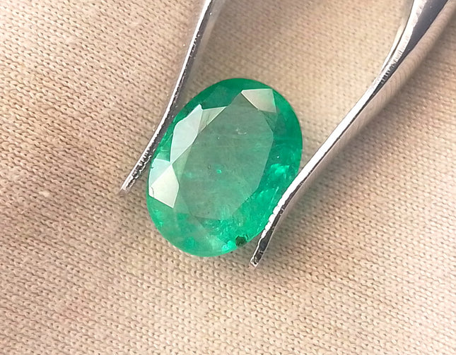 2.35ct Vivid Green Natural Emerald Oval Cut Loose Gemstone