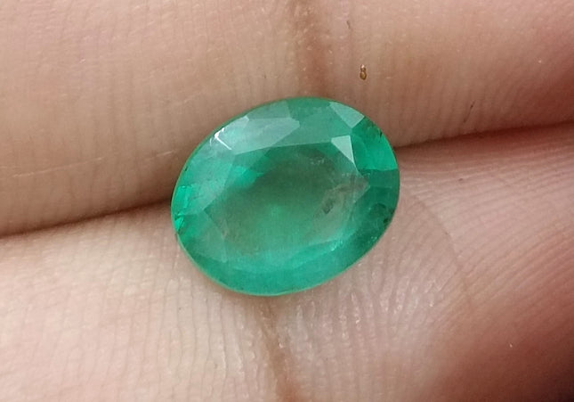 GSI certified 2.47ct Medium Pure Green Natural Zambian Emerald Minor Oiled Loose Gemstone