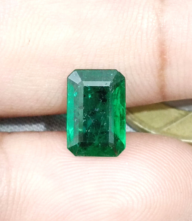 2.25t Natural Emerald Vivid Green Zambian Octagon Cut Gemstone