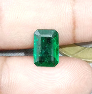 2.25t Natural Emerald Vivid Green Zambian Octagon Cut Gemstone