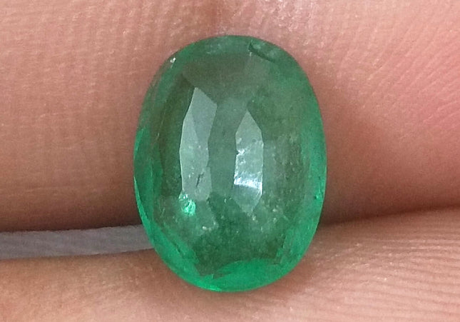 GSI USA Certified Medium Vivid Green Natural Zambian Emerald Minor Oiled Loose Gemstone
