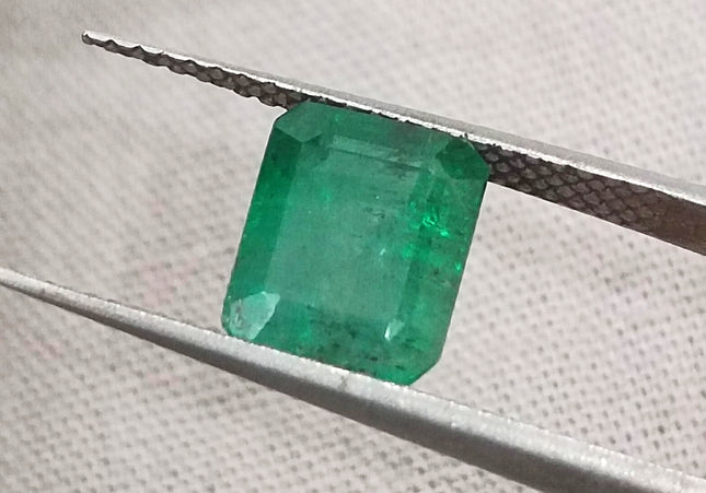 GSI Certified 2.42ct Medium Green Zambian Emerald, Natural Gemstone
