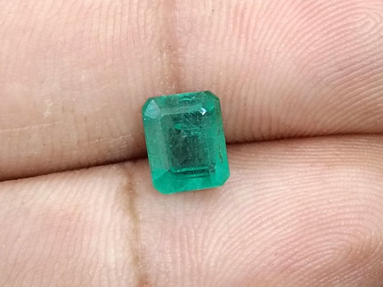 2.11ct Zambian Emerald , 100% Natural Earth Mined Gem.