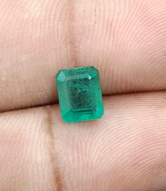 2.11ct Zambian Emerald , 100% Natural Earth Mined Gem.