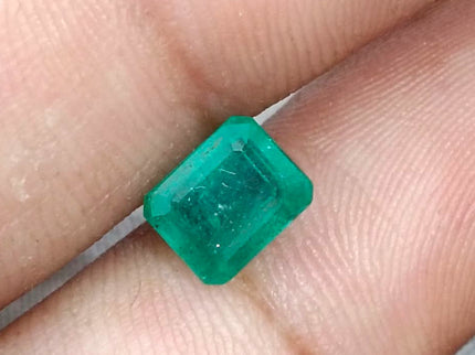 2.11ct Zambian Emerald , 100% Natural Earth Mined Gem.