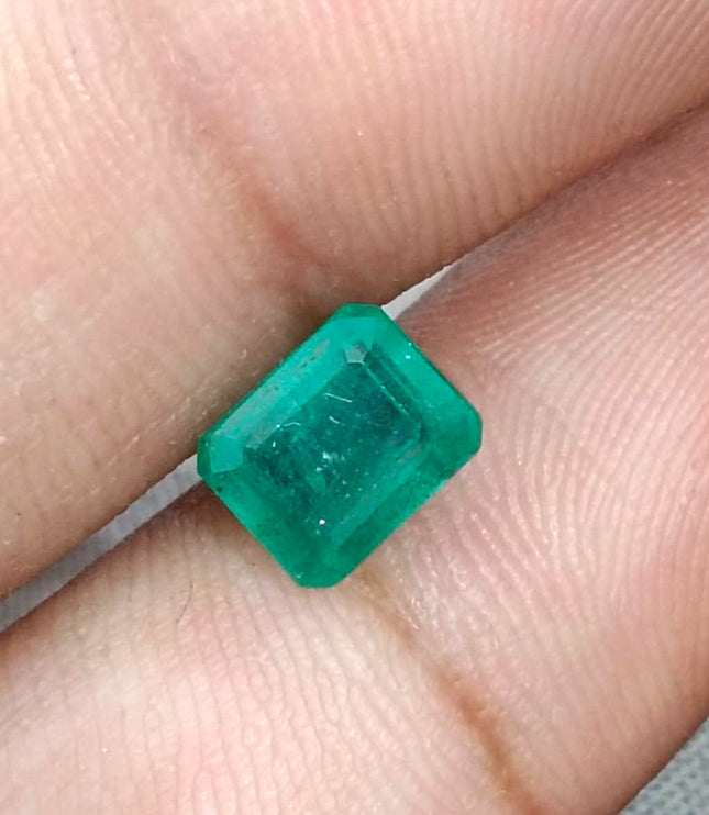 2.11ct Zambian Emerald , 100% Natural Earth Mined Gem.