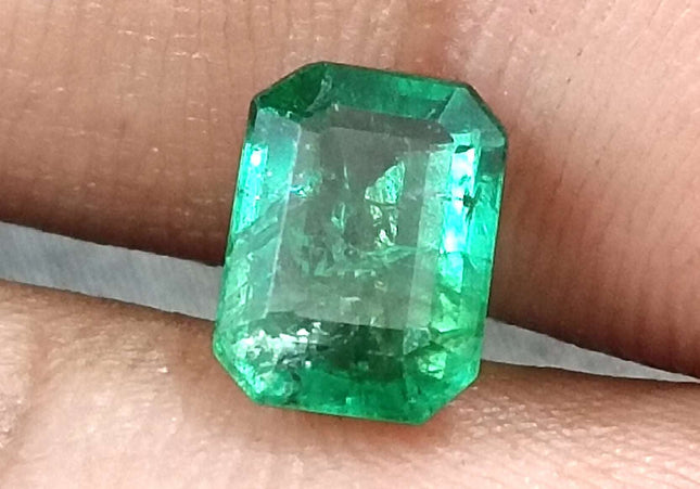 GSI Certified 1.62ct Medium Green Zambian Emerald Minor Oiled Loose Gemstone