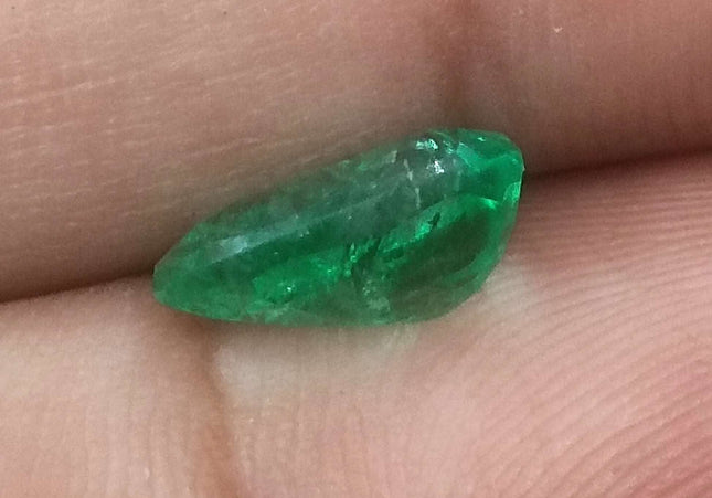 2.57ct GSI Certified Neon Green Zambian Emerald Minor Oiled Loose Gemstone