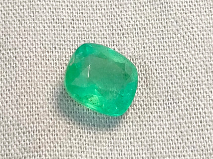 Ethiopian emerald 2.32ct Certified Neon Green Natural Gemstone