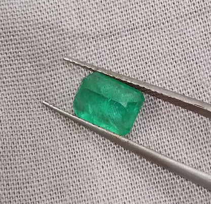 1.37ct Golden Green Swat Emerald, 100% Natural Earth Mined Gemstone.