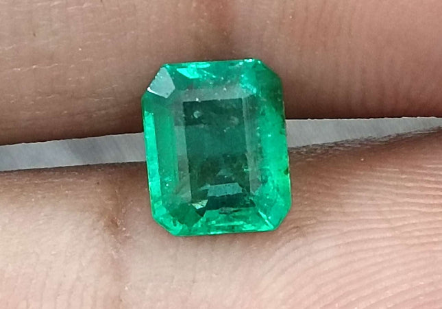 GSI Certified 1.31ct Parrot Green Natural Zambian Emerald Minor Oiled Loose Gemstone