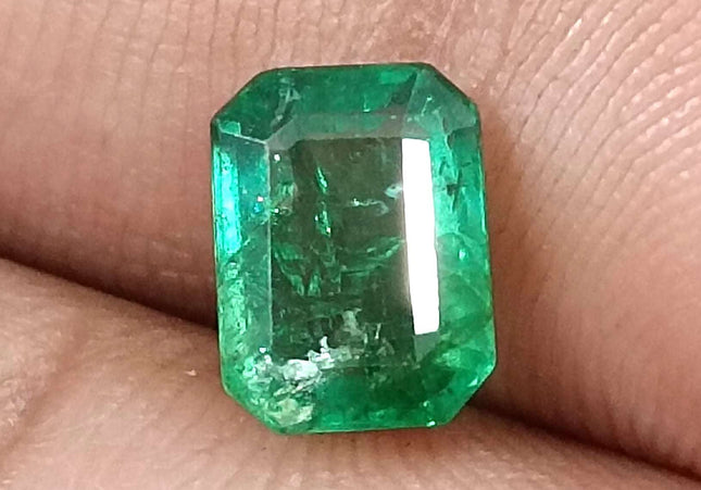 GSI Certified 1.62ct Medium Green Zambian Emerald Minor Oiled Loose Gemstone